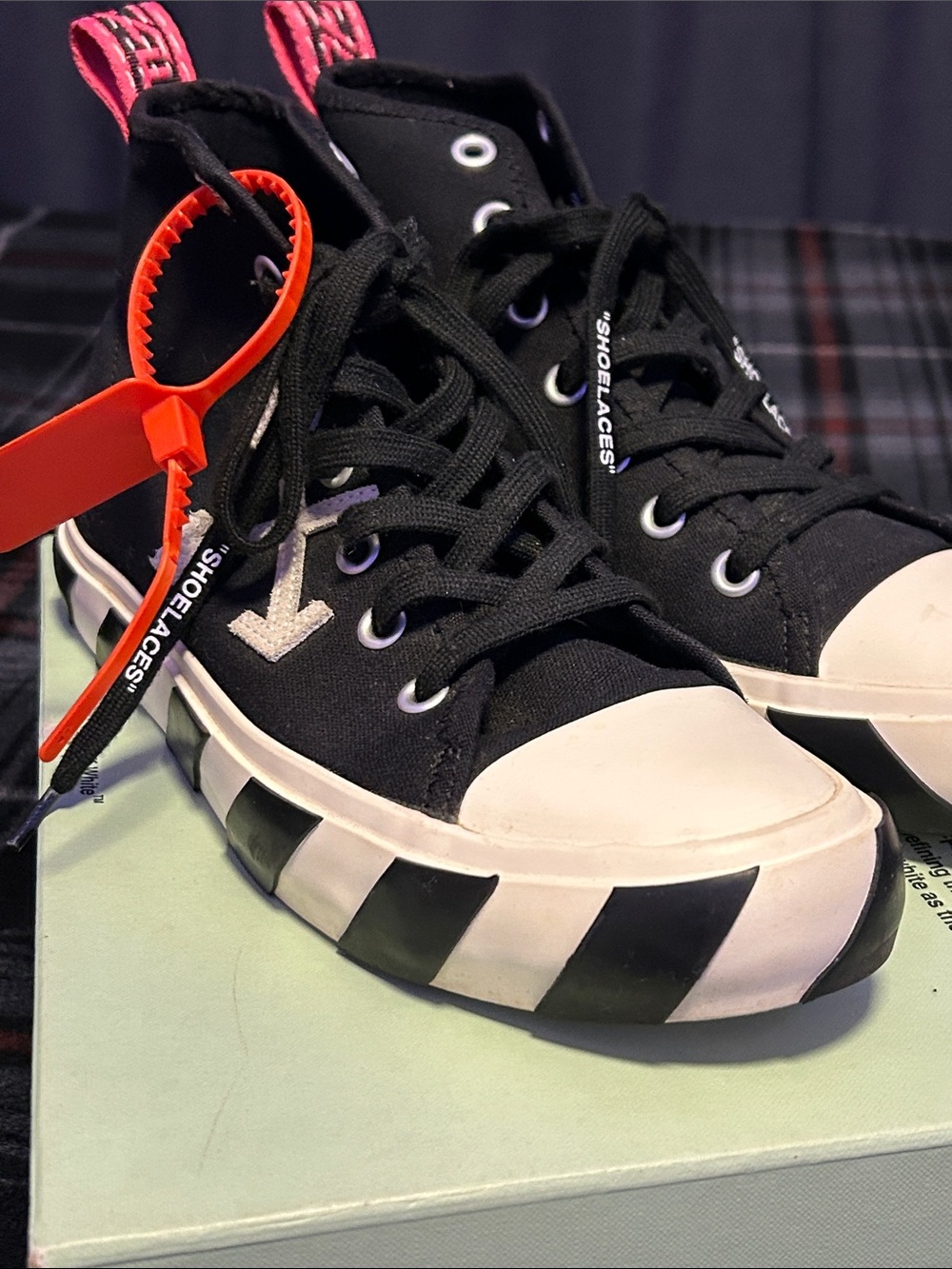 Off-White Mid Top Vulcanized Sneaker Men size 42